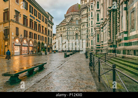 FLORENCE, ITALIE, JANVIER - 2018 - Hiver Journée urbaine lieux à piazza del Duomo à Florence, Italie Banque D'Images