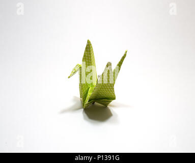 Grue origami papier traditionnel japonais Banque D'Images