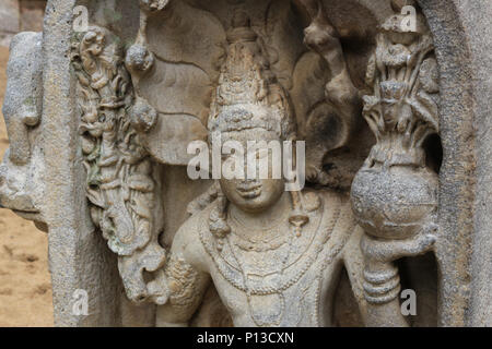 Le Sri Lanka, l'Île, Anuradhapura, UNESCO World Heritage Site, musée archéologique, Cobra King guard stones Banque D'Images