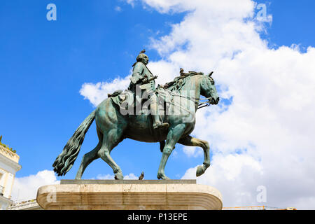 Statue en bronze de Charles III sur un cheval, la Plaza de La Puerta del Sol, Madrid, Espagne. Mai 2018 Banque D'Images