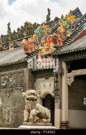 Décoration sur toit salle de loisirs du clan Chen, Guangzhou, Chine Banque D'Images