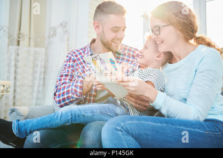 Fête des pères avec les membres de la famille d'amour Banque D'Images