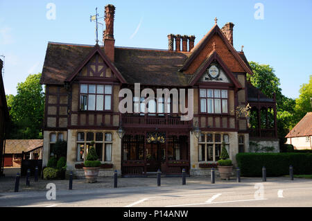 La Matte, Waddesdon, Buckinghamshire, a été construit en 1887 pour le baron Ferdinand de Rothschild. Les cinq flèches représentent les cinq R Banque D'Images