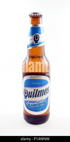 NEW YORK, NY - 10 août 2016 : bouteille de bière Quilmes d'Argentine Banque D'Images