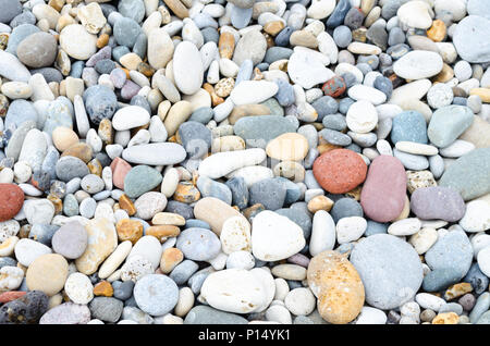 Assortiment de galets sur une plage Banque D'Images