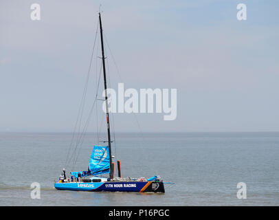 La baie de Cardiff, Cardiff, Pays de Galles, Royaume-Uni. 10 juin 2018 1ième heure Vestas Course, quitte le port de se préparer pour le départ de la Volvo Ocean Race Leg 10 Cardiff à Göteborg. Credit : Phillip Thomas/Alamy Live News Banque D'Images