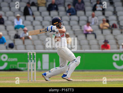 Unis Old Trafford, Manchester, Royaume-Uni. 11 Juin, 2018. Championnat de cricket du comté de Specsavers, Lancashire et Essex ; Neil Wagner, de l'Essex hits une autre limite sur son chemin à une batte de 29 Crédit : exécute Plus Sport Action/Alamy Live News Banque D'Images