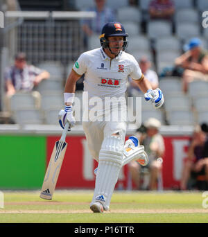 Unis Old Trafford, Manchester, Royaume-Uni. 11 Juin, 2018. Championnat de cricket du comté de Specsavers, Lancashire et Essex ; Neil Wagner, de l'Essex a terminé une autre exécution sur son chemin à un crédit de 29 manches : Action Plus Sport/Alamy Live News Banque D'Images