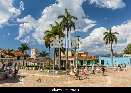 Une vue de la Plaza Mayor dans le site du patrimoine mondial de l'Unesco ville de Trinidad, Cuba. Banque D'Images