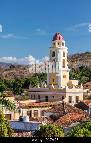 Le clocher de l'Convento de San Francisco dans le patrimoine mondial de l'Unesco ville de Trinidad, Cuba. Banque D'Images