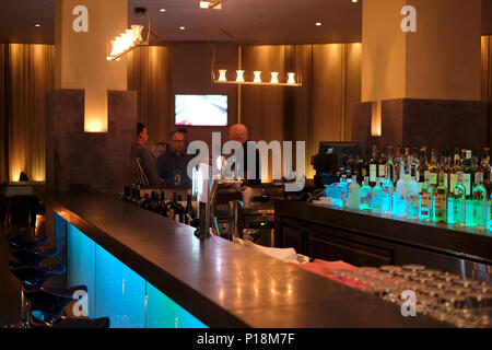 Les gens dans le bar de l'hôtel Grand Hyatt Seoul L'hôtel est situé dans le district de Jung Incheon Corée du Sud Banque D'Images