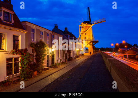 Moulin à Wijk bij Duurstede Pays-bas au crépuscule Banque D'Images