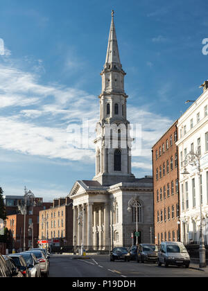 Dublin, Irlande - Septembre 17, 2016 : l'ancienne église de St George et de l'Hôpital pour enfants sur la rue Temple Street à Dublin's north central géorgien n Banque D'Images