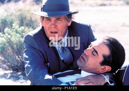 Titre original : MULHOLLAND FALLS. Titre en anglais : MULHOLLAND FALLS. THAMAHORI Réalisateur : LEE. Année : 1996. Stars : Nick Nolte, Chazz Palminteri. Credit : Metro Goldwyn Mayer / EMERSON, SAM / Album Banque D'Images