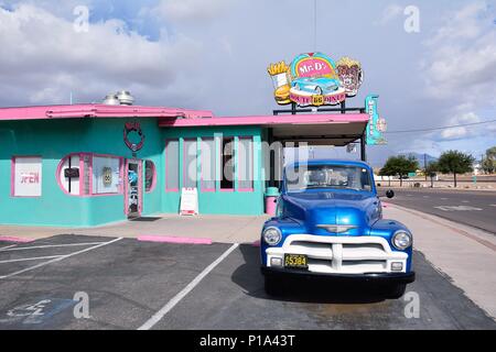Kingman, Arizona - 24 juillet 2017 : M. Dz Route 66 Diner à Kingman situé sur l'historique Route 66. Banque D'Images