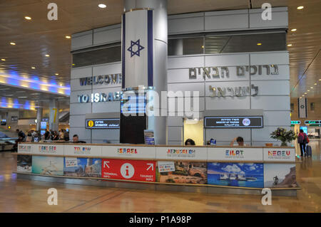 Hall des arrivées à l'aéroport international Ben Gourion, à Tel Aviv, Israël, Banque D'Images