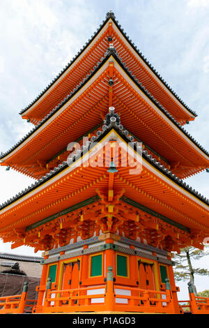 L'intérieur du bâtiment Pavillon Sanjunoto le Temple Kiyomizu-dera, Kyoto, Japon. Banque D'Images