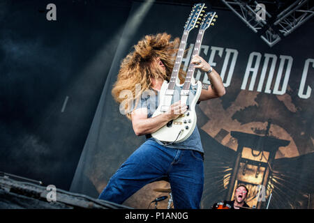 La Suède, Solvesborg - Juin 08, 2017. Patrick Sébastien, le groupe de rock progressif américain, effectue un concert live au cours de la fête de la musique suédoise Sweden Rock Festival 2017 Dans Blekinge. Ici le guitariste Claudio Sanchez est vu sur scène. (Photo crédit : Gonzales Photo - Terje Dokken). Banque D'Images