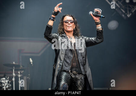 La Suède, Solvesborg - June 09, 2017. Le groupe de heavy metal américain Ratt effectue un concert live au cours de la fête de la musique suédoise Sweden Rock Festival 2017 Dans Blekinge. Ici le chanteur Stephen Pearcy est vu sur scène. (Photo crédit : Gonzales Photo - Terje Dokken Banque D'Images