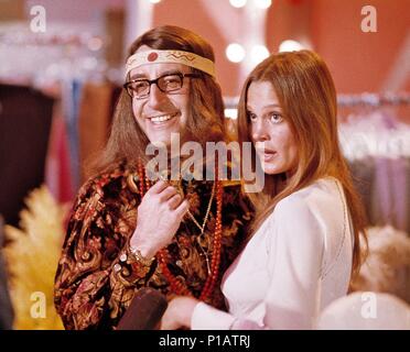 Film Original Titre : je t'aime, Alice B. Toklas. Titre en anglais : je t'aime, Alice B. Toklas. HY AVERBACK Réalisateur :. Année : 1968. Stars : Peter Sellers ; LEIGH TAYLOR-YOUNG. Credit : Warner Brothers / Album Banque D'Images