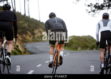 Les cyclistes sur route Cyclisme Hommes Banque D'Images