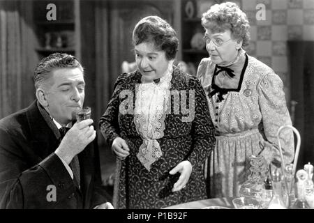 Titre original : ARSENIC et VIEILLES DENTELLES. Titre en anglais : ARSENIC et VIEILLES DENTELLES. Film Réalisateur : FRANK CAPRA. Année : 1944. Stars : Edward Everett Horton ; JOSEPHINE HULL, PRISCILLA LANE. Credit : Warner Brothers / Album Banque D'Images