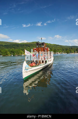 MV. Sarcelle, un des bateaux à vapeur utilisé comme plaisir cruisers sur Windermere, accostage à Lakeside, Lake District, Cumbria, Royaume-Uni. Site du patrimoine mondial de l'UNESCO. Banque D'Images