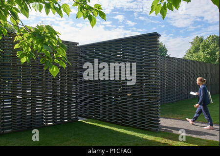 Londres, Royaume-Uni. 11 Juin, 2018. La serpentine Pavilion 2018 conçu par l'architecte mexicain Frida Escobedo Crédit : Joanne Underhill/Alamy Live News Banque D'Images