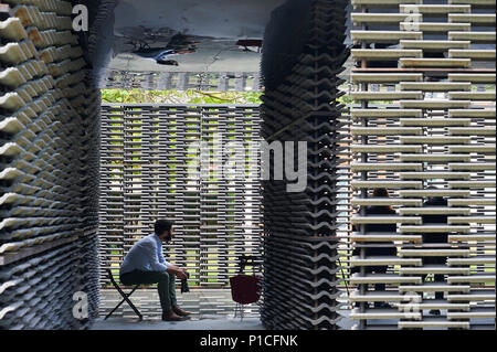 Londres, Royaume-Uni. 11 Juin, 2018. La serpentine Pavilion 2018 conçu par l'architecte mexicain Frida Escobedo Crédit : Joanne Underhill/Alamy Live News Banque D'Images