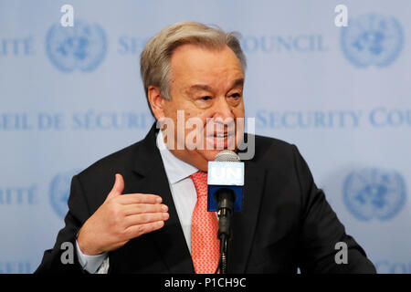 Organisation des Nations Unies. 11 Juin, 2018. Le Secrétaire Général des Nations Unies, Antonio Guterres parle lors d'une rencontre de presse au siège des Nations Unies à New York, le 11 juin 2018. Le Secrétaire Général des Nations Unies, Antonio Guterres, le lundi a félicité les dirigeants de la République populaire démocratique de Corée (RPDC) et le United States 'pour la poursuite d'une solution diplomatique, l' heures avant leur sommet à Singapour. Credit : Muzi Li/Xinhua/Alamy Live News Banque D'Images