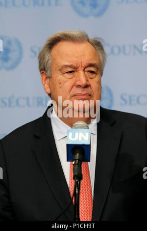 Organisation des Nations Unies. 11 Juin, 2018. Le Secrétaire Général des Nations Unies, Antonio Guterres assiste à une rencontre de presse au siège des Nations Unies à New York, le 11 juin 2018. Le Secrétaire Général des Nations Unies, Antonio Guterres, le lundi a félicité les dirigeants de la République populaire démocratique de Corée (RPDC) et le United States 'pour la poursuite d'une solution diplomatique, l' heures avant leur sommet à Singapour. Credit : Muzi Li/Xinhua/Alamy Live News Banque D'Images