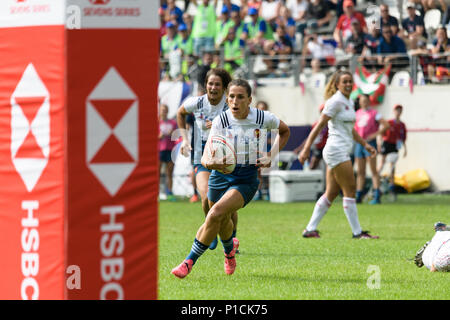 Paris, France. 10 Juin, 2018. Joueur de rugby à VII Français Fanny Horta contre l'Angleterre durant les quarts de finale de HSBC Women's Sevens Series à Paris, France, le 09 juin 2018. Crédit : Daniel Derajinski/Alamy Live News Banque D'Images