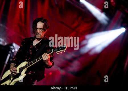 Rome, Italie. 11 juin 2018. Vince Pastano effectue live pendant le 'Vasco non stop tour 2018' au Stade Olympique, Rome, Italie le 11 juin 2018. Photo par Giuseppe Maffia Crédit : Giuseppe Maffia/Alamy Live News Banque D'Images