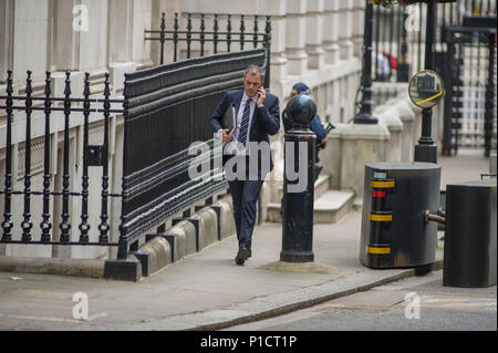 Downing Street, London, UK. 12 juin 2018. Julian Smith, whip en chef à Downing Street pour réunion hebdomadaire du cabinet. Credit : Malcolm Park/Alamy Live News. Banque D'Images