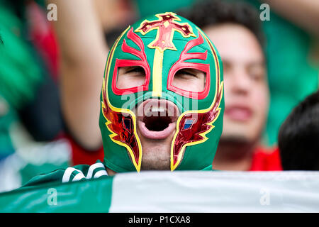 Aperçu du premier match de l'équipe nationale de football allemande lors de la Coupe du Monde de la FIFA 2018 en Russie : le 17 juin 1818, l'équipe de Jogi Loew se réunit à Moscou, le Mexique Mexican ventilateur avec un masque, masque, Brésil - Mexique 0 : 0, groupe préliminaire UN JEU, 17 ans, le 09.07.2012 à Fortaleza ; Coupe du Monde de Football 2014 au Brésil à partir de la 12.06. - 13.07.2014. Dans le monde d'utilisation | Banque D'Images