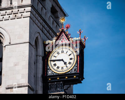 L'horloge, la Haute Cour, Royal Courts of Justice, London, England, UK, FR. Banque D'Images