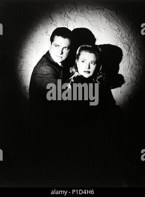 Titre original : SABOTEUR. Titre en anglais : SABOTEUR. Film Réalisateur : Alfred Hitchcock. Année : 1942. Stars : PRISCILLA LANE, ROBERT CUMMINGS. Credit : UNIVERSAL PICTURES / Album Banque D'Images