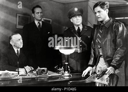 Titre original : SABOTEUR. Titre en anglais : SABOTEUR. Film Réalisateur : Alfred Hitchcock. Année : 1942. Stars : Robert Cummings. Credit : UNIVERSAL PICTURES / Album Banque D'Images