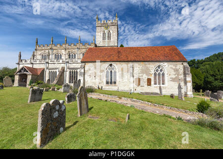 Belle vue sur le Sanctuaire Saxon Church in Wootton Wawen, Angleterre. Banque D'Images