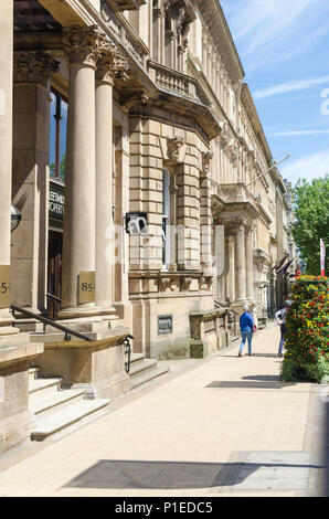 Les immeubles de bureaux en pierre sur Colmore Row dans le quartier des affaires à Birmingham, Royaume-Uni Banque D'Images