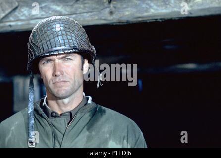 Titre original : KELLY'S HEROES. Titre en anglais : KELLY'S HEROES. Réalisateur : Brian G. HUTTON. Année : 1970. Stars : CLINT EASTWOOD. Credit : M.G.M / Album Banque D'Images