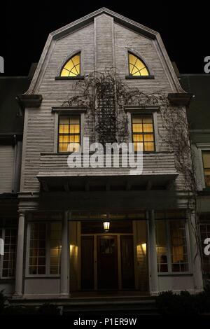 Titre original : The Amityville Horror. Titre en anglais : The Amityville Horror. Directeur de film : ANDREW DOUGLAS. Année : 2005. Credit : Metro Goldwyn Mayer / IOVINO, PETER / Album Banque D'Images