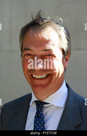 Nigel Farage LBC animateur à Millbank, Westminster, London le 11 juin 2018. Député européen. Les députés européens. Banque D'Images