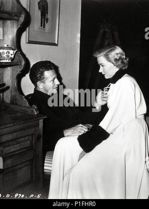 Titre original : dans un endroit isolé. Titre en anglais : dans un endroit isolé. Directeur de film : Nicholas Ray. Année : 1950. Stars : NICHOLAS RAY ; GLORIA GRAHAME. Credit : Columbia Pictures / Album Banque D'Images