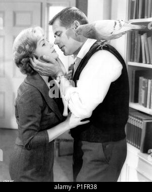 Titre original : Gazebo, LE. Titre en anglais : Gazebo, LE. Directeur de film : GEORGE MARSHALL. Année : 1959. Stars : GLENN FORD ; Debbie Reynolds. Credit : Metro Goldwyn Mayer / Album Banque D'Images