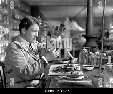 Titre original : Edison, l'homme. Titre en anglais : Edison, l'homme. Directeur de film : CLARENCE BROWN. Année : 1940. Stars : Thomas Alva Edison ; Spencer Tracy. Credit : M.G.M / Album Banque D'Images