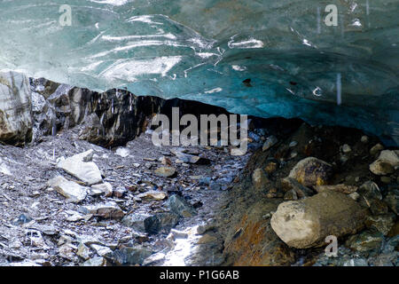 La fonte des glaces une caverne à l'arrière de la Laguna de los Témpanos, une destination en Martien Tierra del Fuego. Banque D'Images