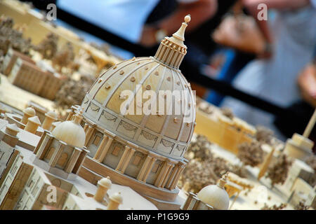 Réplique de la basilique Saint-Pierre et de la place Saint-Pierre dans le Musée du Vatican, Cité du Vatican, Europe Banque D'Images