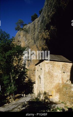 Espagne - ARAGON - Jacetania (district) - HUESCA. Monasterio de San Juan de la Peña inserto en la Montaña (románico). Banque D'Images