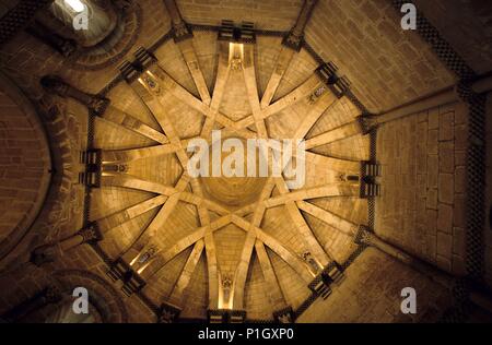 Espagne - Tierra Estella (district) - NAVARRA. Torres del Río, Iglesia del Santo Sepulcro ; octogonal cúpula (Camino de Santiago). Banque D'Images